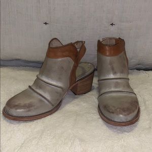 Freebird by Steve Madden Leo Mule Bootie